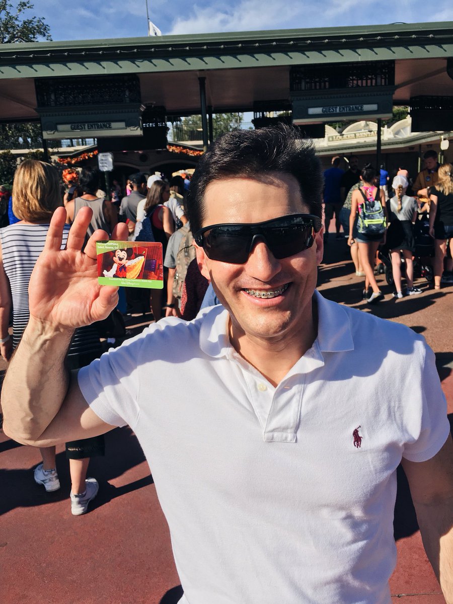 bethdebayle's tweet photo. Dad, you’re better than Disney World! That means a lot coming from me. ;) But really, I don’t know what I’d do without you. Happy Father’s Day. I love you! 💙 https://t.co/49MOZwJd8b