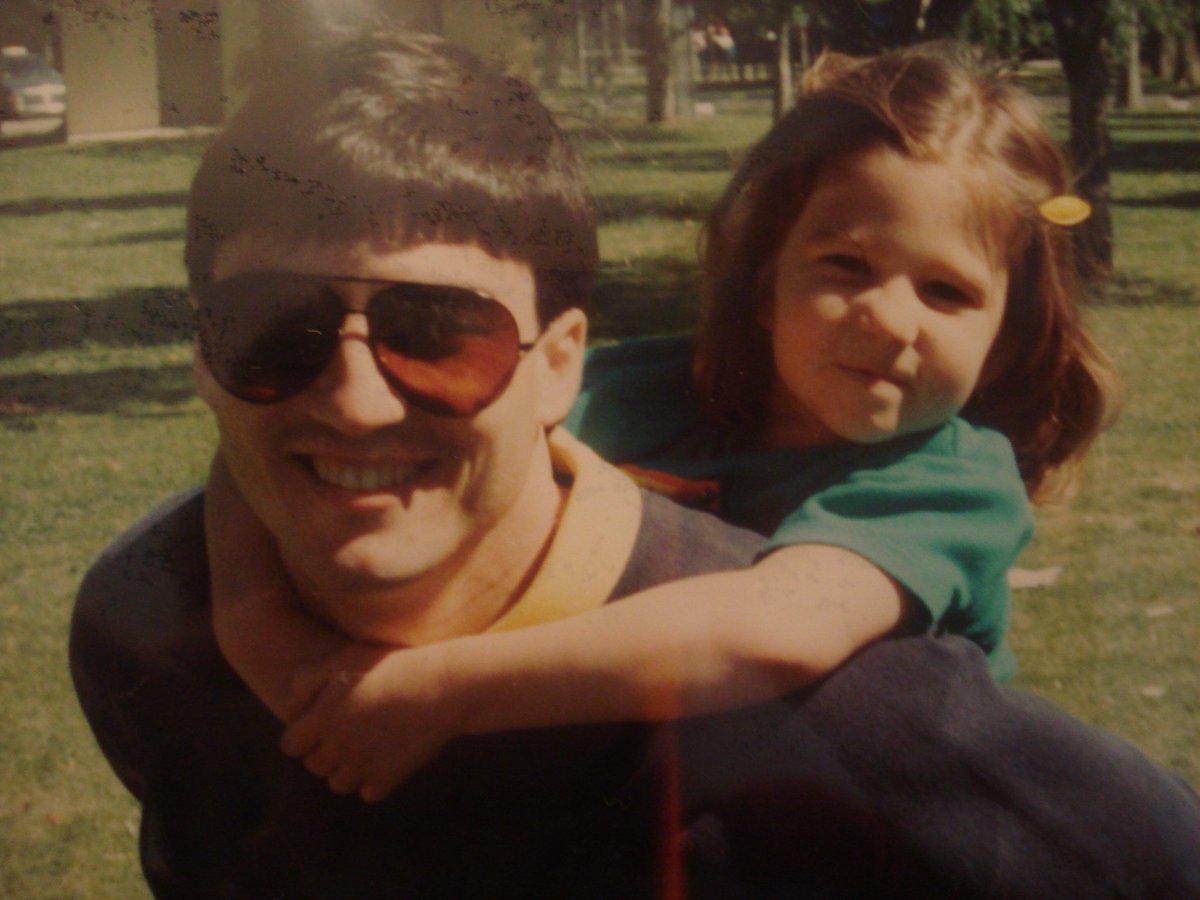 bethdebayle's tweet photo. Dad, you’re better than Disney World! That means a lot coming from me. ;) But really, I don’t know what I’d do without you. Happy Father’s Day. I love you! 💙 https://t.co/49MOZwJd8b