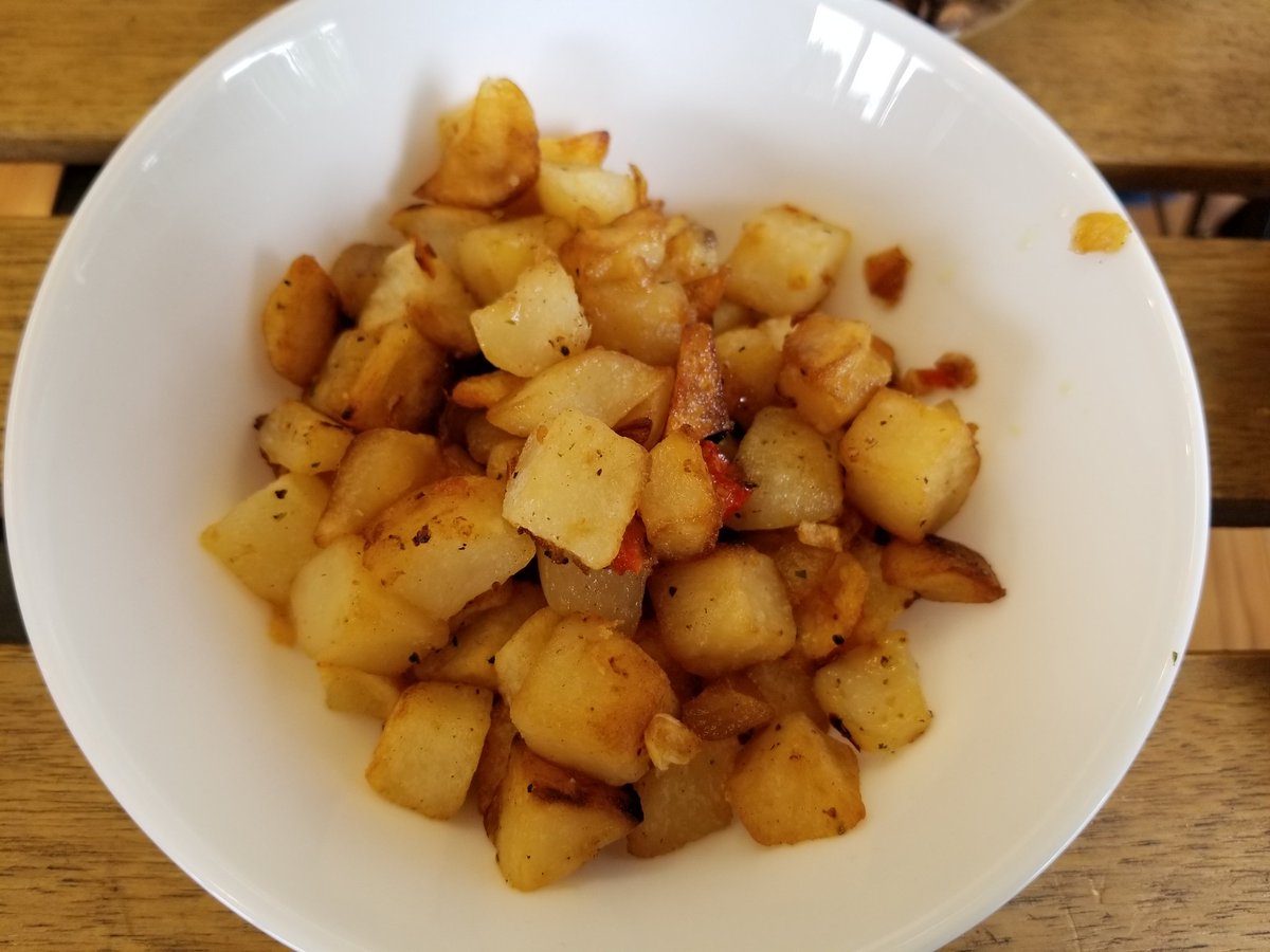 AntawanHolmes's tweet image. The Steak &amp;amp; Eggs, Shrimp &amp;amp; Grits w/ Andouille Sausage + Red Gravy, &amp;amp; Sweet Potatoe Pancakes are all delicious! #Ward7 @SmallBizDC @W7BZP @DMPEDDC @OPinDC @DCDISB @DCDHCD @dcchamber @MinnesotaAveNE @ANC7C