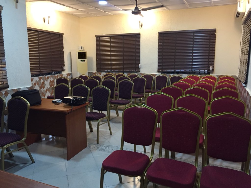 callbob_ng's tweet photo. Refurbished Office Facility for @BurnsleyTech Academy. Always giving our clients good value for their money. #Entrepreneurship #RealEstate #Maintenance #CallBob #PropertyMaintenance #property #Maintenance https://t.co/3OMluIX1xz