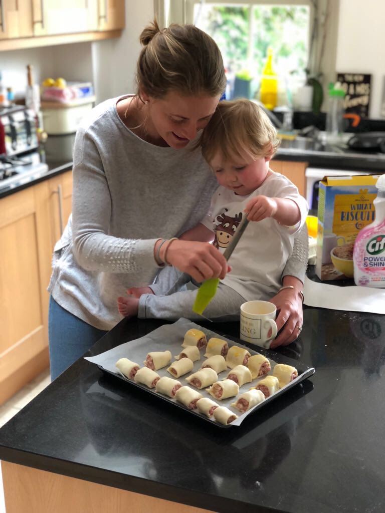 FelicityGentle's tweet image. Both my girls made me smile so much this weekend, so lucky #chefinthemaking #equinehour #dowhatmakesyousmile 💕