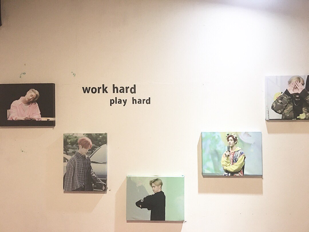 ___ihan___'s tweet image. PHOTO EXHIBITION 
“Eyes On Mark”
thanks💚
@Little_Mark0904 @markdotcom93 @mtuan93