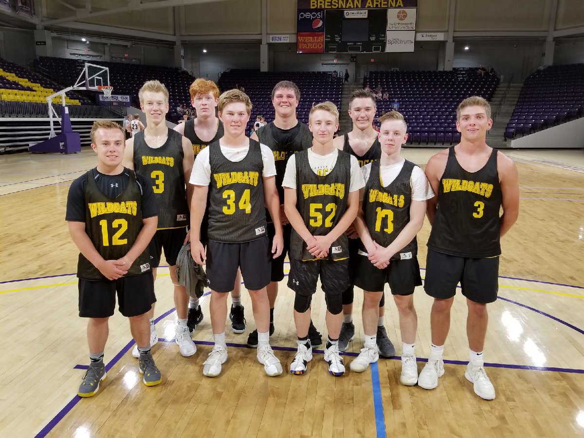 dean_adelman's tweet photo. NEW LONDON SPICER went 3-0 today in the Mankato summer breakdown! https://t.co/toFXonHpte
