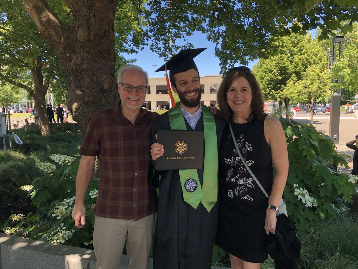 abbalogh's tweet photo. Proud parents of this grad, @JonathanBalogh! He did I it! We are so proud of him! #2018pdxgrad https://t.co/YA5zNNuWYf
