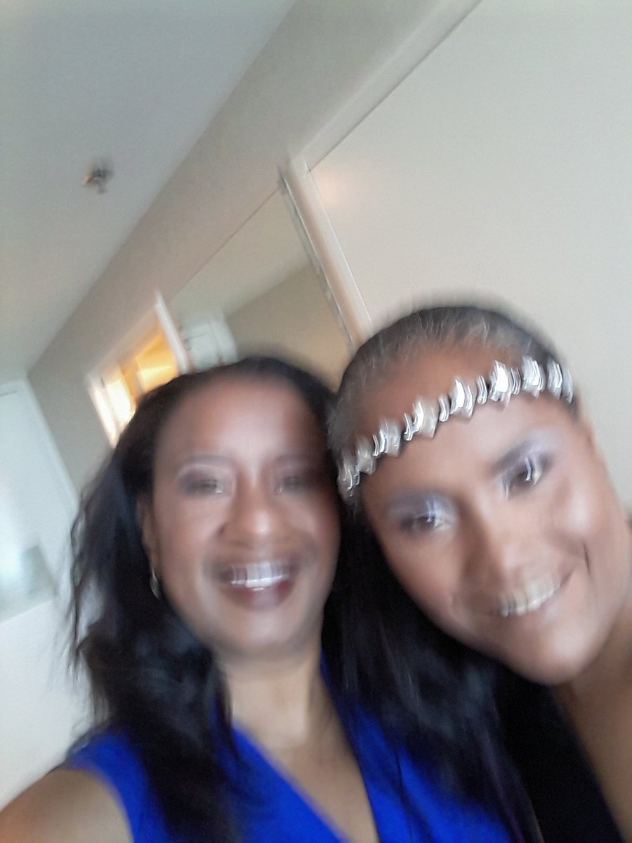 2018Sweetlady's tweet photo. It's good know that you meet online are real sweet people in real life. Thanks for a great time!!! #DetroitMusicWeekend @ArtSuperNova https://t.co/HD5cdyX8Bp