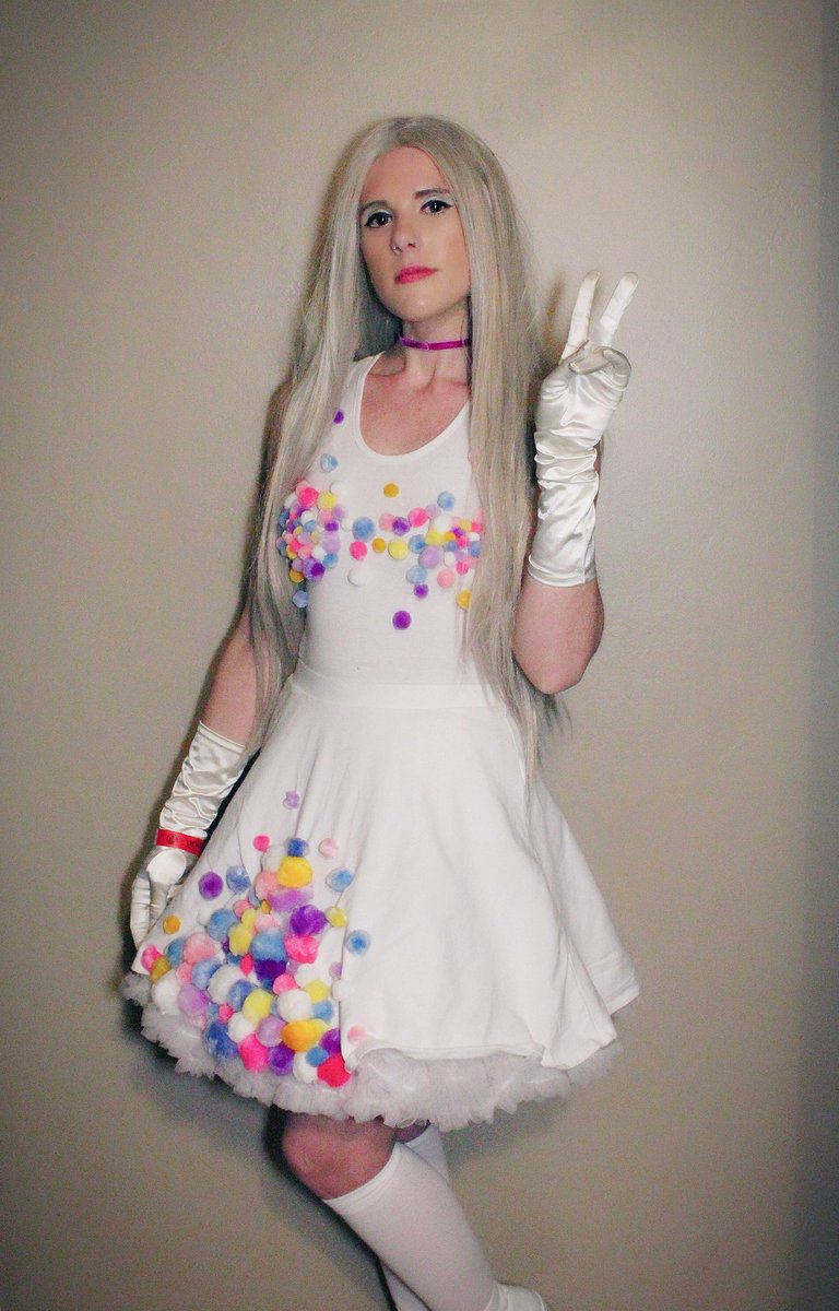 aubreemadeit's tweet photo. This was the outfit I wore to see the queen, @poppy preform. It was such a magical experience โจ
#poppy #thatpoppy #poppyseed #poppycomputer #poppycomputertour #pompom #fashion #handmade #crafted #rainbow #gloves #wig https://t.co/8flCrdeBNW