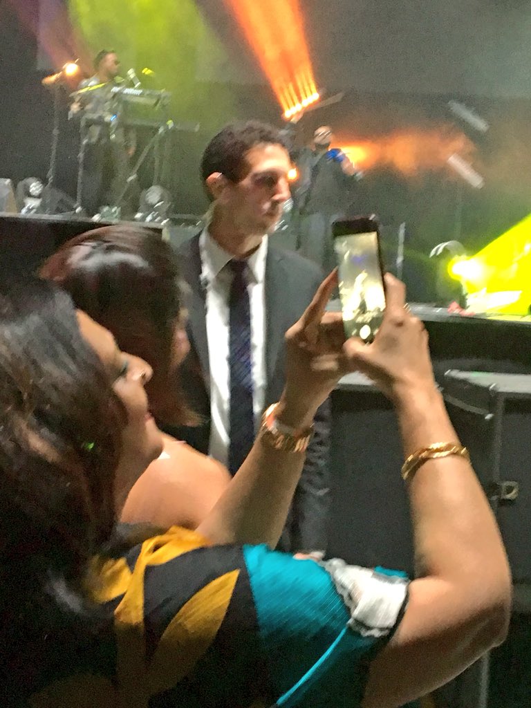 divya_valli's tweet photo. One of the craziest time I had! Aada 💃🏻 theyriyadha ennaiye aada vechutingale @anirudhofficial ♥️ Rockstar for a reason! #AnirudhLiveinLondon https://t.co/zRWtfr617K