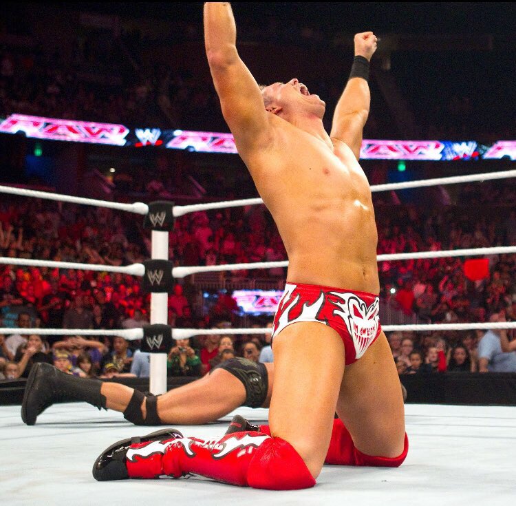 MikeTheMizPics's tweet photo. Tonight’s the Night 💸✨ #MITB #MizIsMoney #MainEventMiz #WWE https://t.co/29knPy2otp