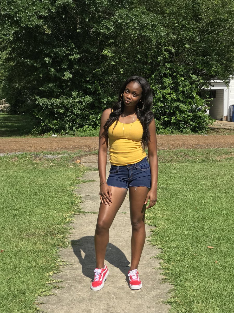 NayaDuhh's tweet image. you really pipin&apos; up on these niggas you gotta be nice for what to these niggas? 😏🤣💛 
#SomeSimple