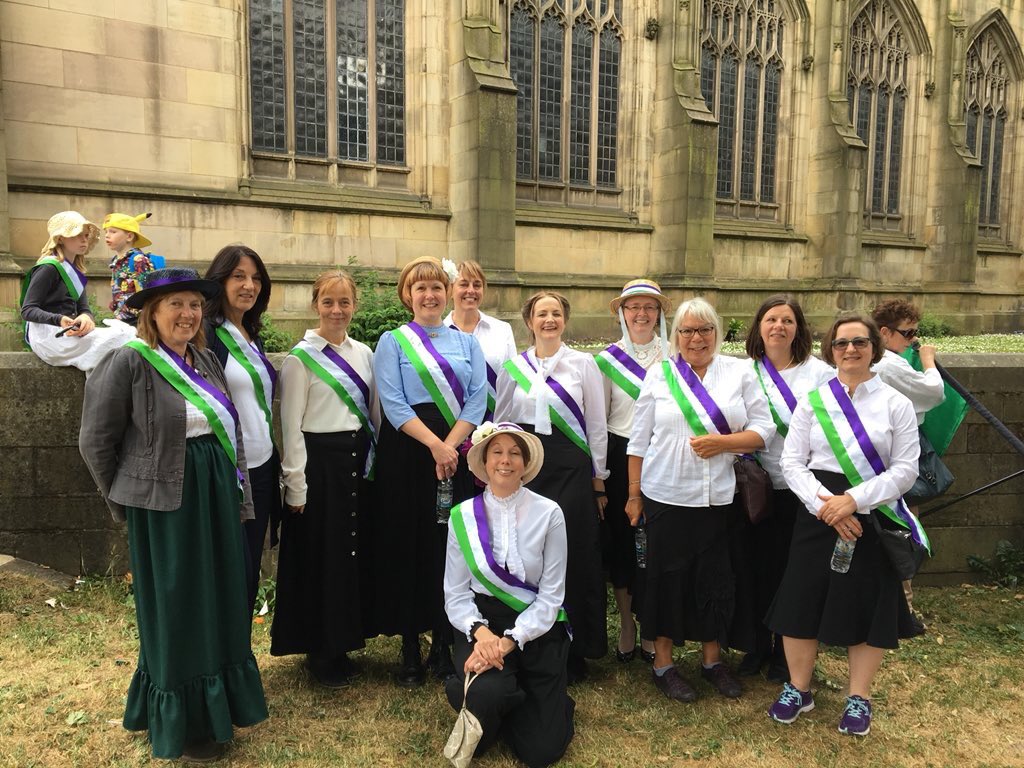 Anna Fielding (lovelychops) Twitter