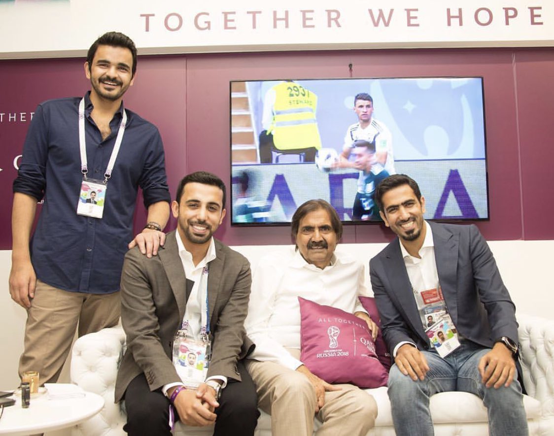 Marsalqatar's tweet photo. محمد سعدون الكواري : تشرفنا اليوم بلقاء صاحب السمو الأمير الوالد الشيخ حمد بن خليفة آل ثاني قائد النهضة والنقلة النوعية في تاريخ #قطر الحديث .. شكرًا له على هذه الفرصة و الشكر موصول لسعادة الشيخ جوعان بن حمد آل ثاني رئيس اللجنة الأولمبية القطرية.
@jo3an @aazizalnasr https://t.co/IlswLFEvWv