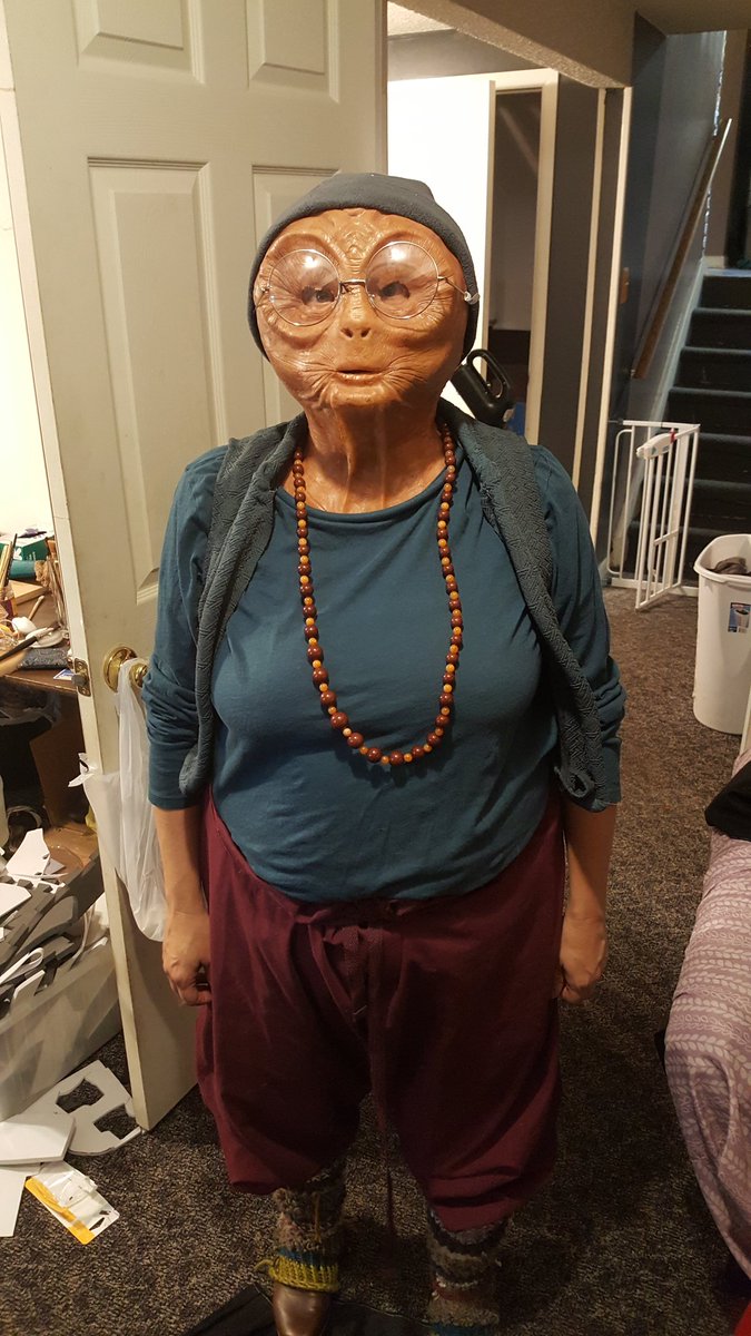 Matt52504177's tweet photo. @FrankIppolito Thanks for your Tested tutorials this was my wifes and my first attempt at silicone mask making. Maz Kanata. #DenverComicCon https://t.co/2Fbn0YzDDc