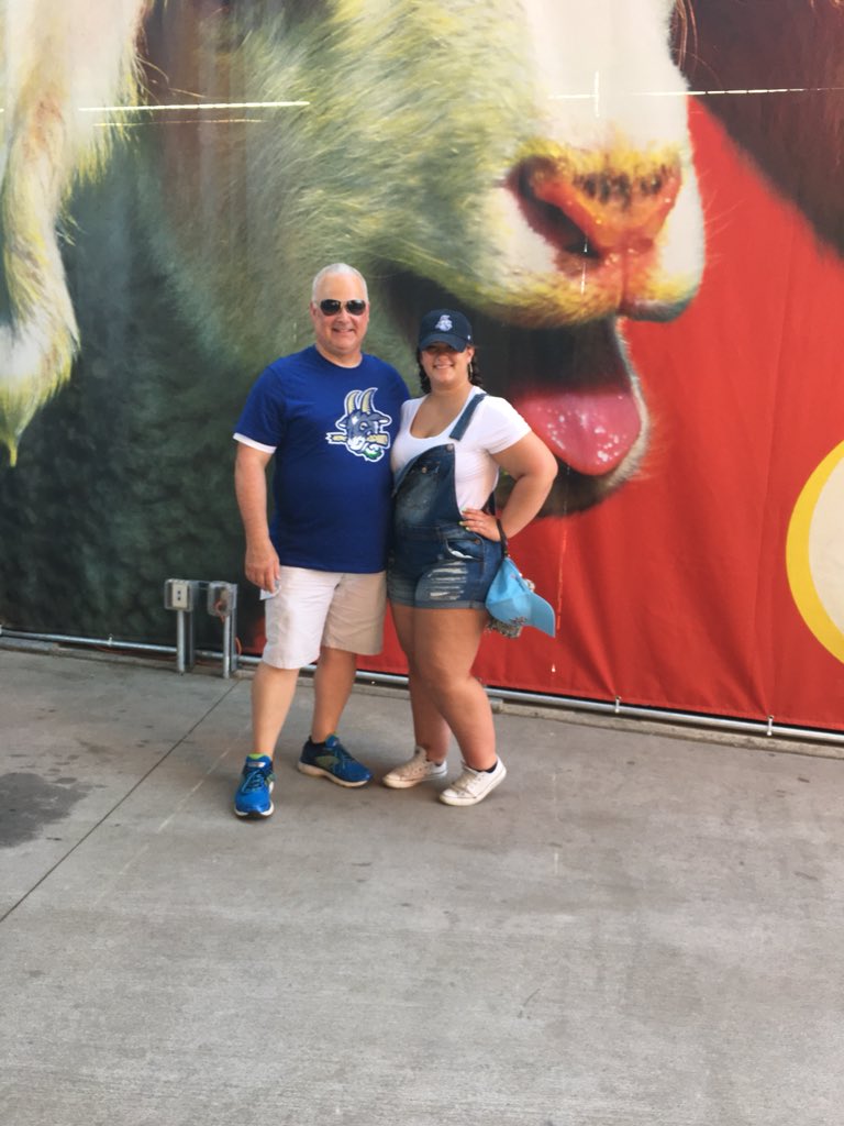 brainerdx3's tweet photo. #nogoatsnoglory @GoYardGoats https://t.co/bQnRKW2geK