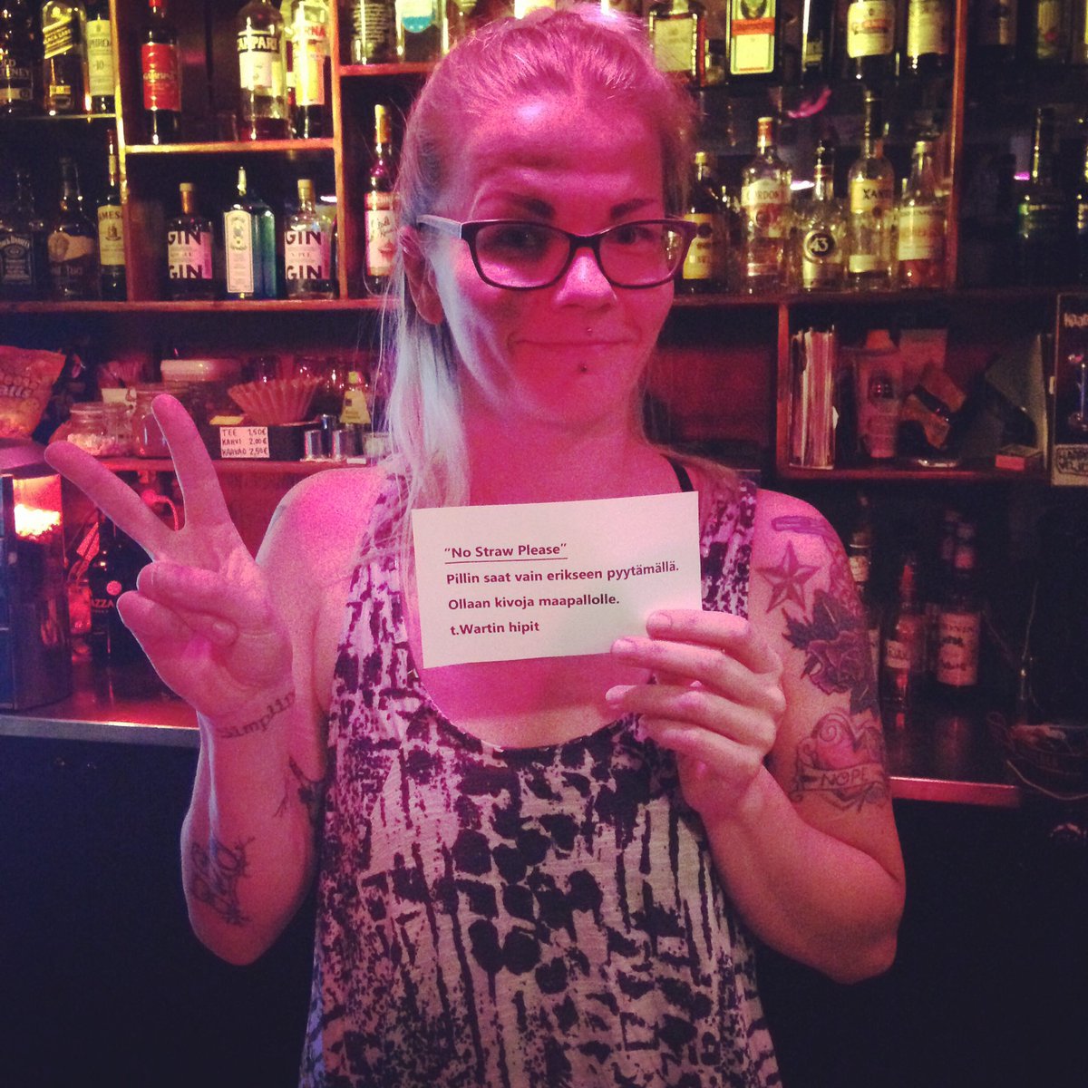 bar15sjk's tweet photo. Me täällä baarilla halutaan omalta osaltamme vähentää maapallon muovikuormaa, joten pillin saat jatkossa juomaasi pyytämällä! ✌🏻️💚 #bar15 #seinäjoki #wartti #warttibaari #muovi #hipit #kerrankinbaarintätieioleperseestä #plastic #savetheplanet https://t.co/X8gDHelDis