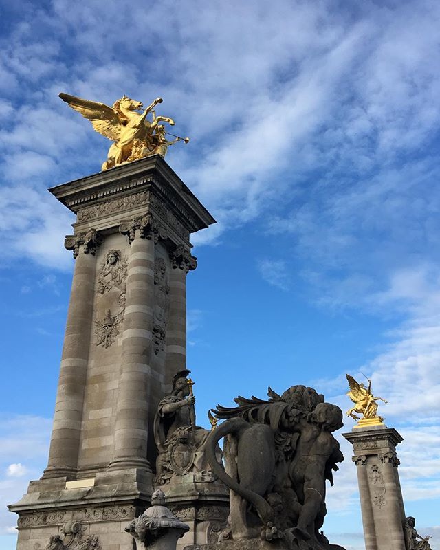 TrViCarrieOusly's tweet image. Nothing but blue skies smiling on me. #blueskies #paris #pontalexandre3 #statues #bridge #france #europe #traveler #travel #adventure ift.tt/2t5Tq0a