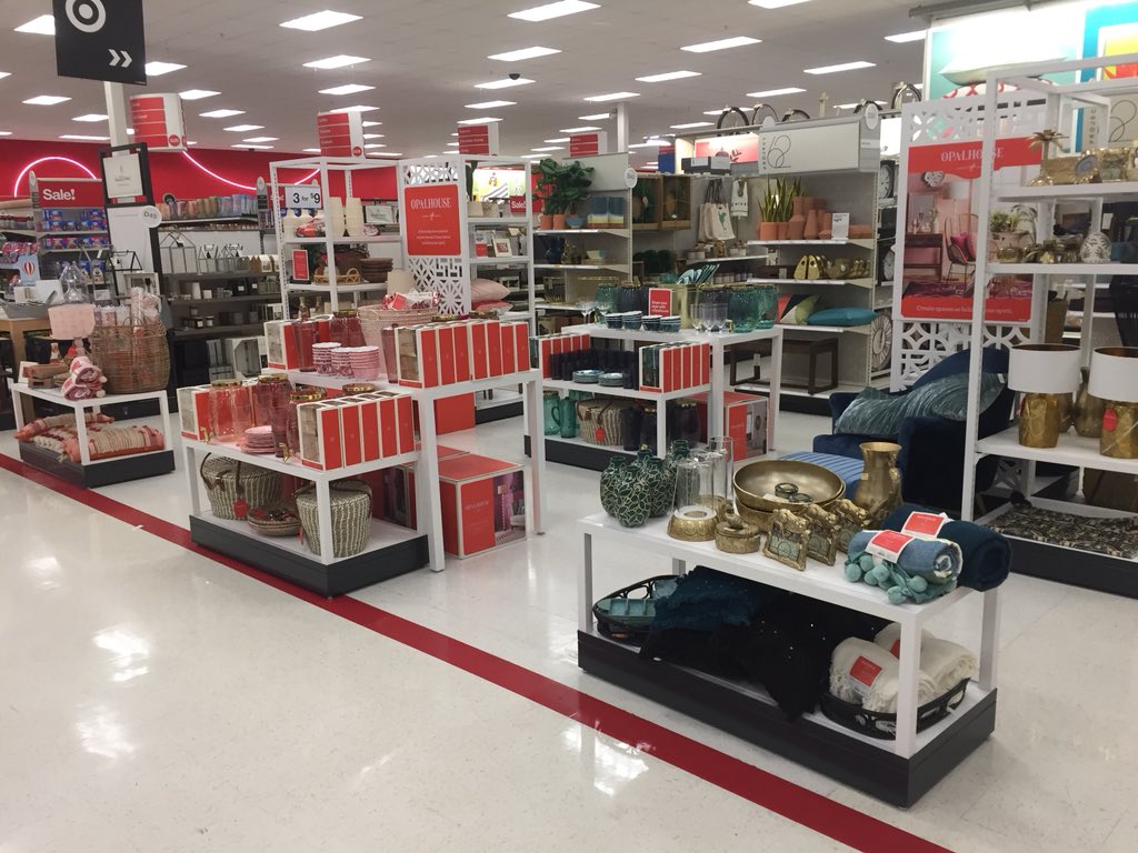 When your OPH trend run resets, you collab with your VM to remerchandise! #T2310 #Opalhouse #QuickFix <a href="/CollinsMason14/">Mason Collins</a>