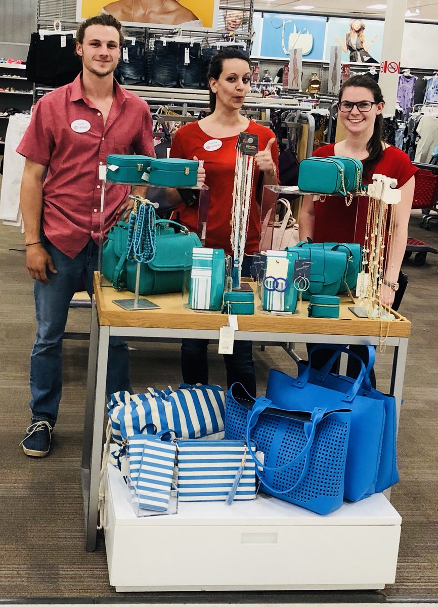 ChrissyMarie010's tweet photo. EIT Amanda &amp; Intern Caleb worked their color blocking skills in accessories @Sarahlyon8Sarah https://t.co/cCUKi24lje