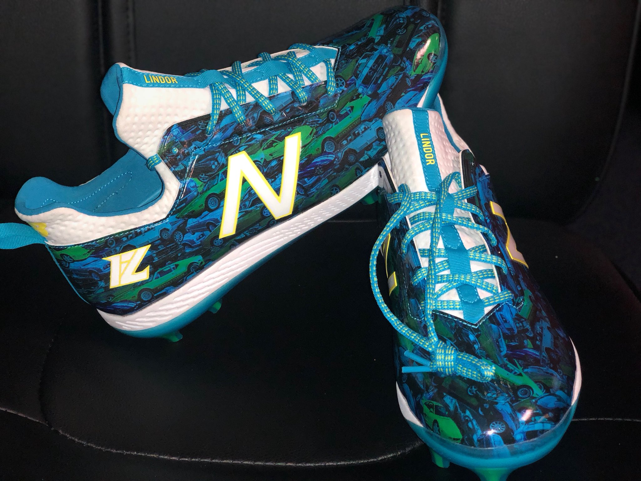 New balance youth 2025 lindor pro
