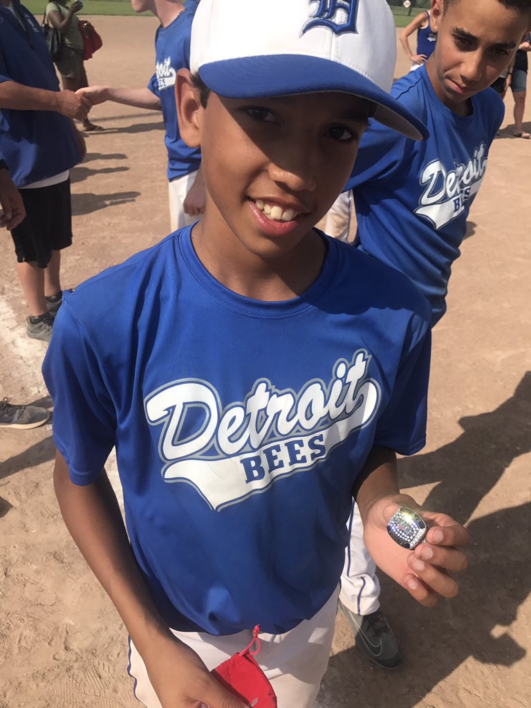 D_Scott12GoBlue's tweet photo. Congrats @glwarriorz #Hoopsters and @USSSA #StateFinalists #JordanScott12 #DetoitBees and @BradyBlakita @MichiganBulls on great weekends!! https://t.co/aK4zhqsSeL
