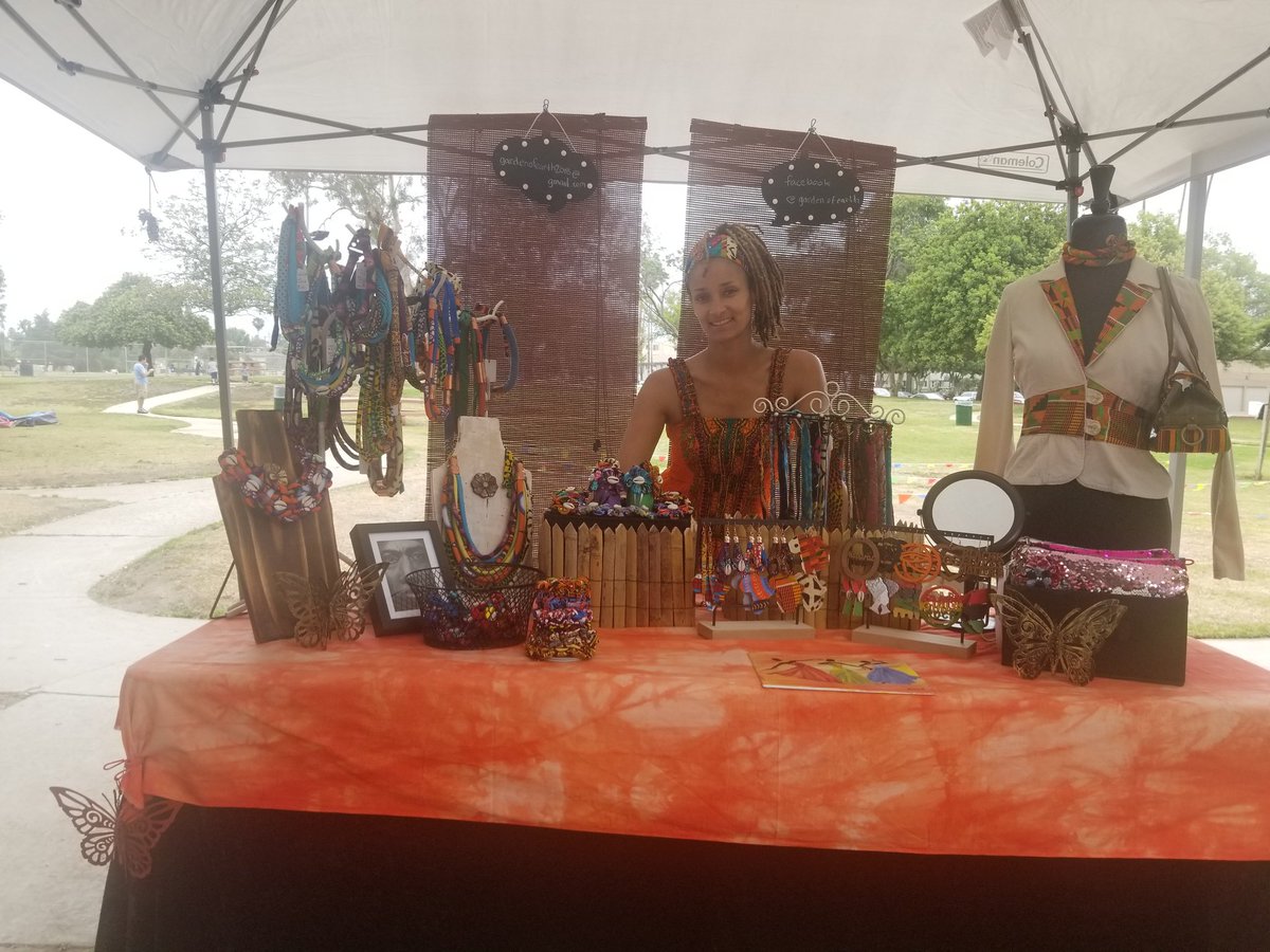 Garden Of Earth pop-up shop at the Zawadi Cultural Collective Juneteenth Community Celebration 06/16/2018. #SupportSmallBusiness
#SupportBlackBusiness
#SupportWomenEntrepreneurs
zawadiculturalcollective@gmail.com for vendor sign ups.
Gardenofearth2018@gmail.com for products.