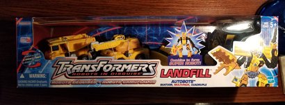 BuyTransformers's tweet photo. #RobotsinDisguise #LandfillGiftset 4 sale on @ShelfLifeX: $35 #Transformers #Wedge #Grimlock https://t.co/r4BxgLyS69 https://t.co/EYFbpvanM2