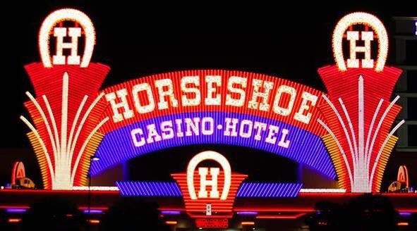 DividedSkyEnt's tweet photo. If you’re in Tunica head on over to @Horseshoetunica and watch @TheNickHickman rock #LegendsStageBar from 6-10pm! #NickHickman #Nashville #Tunica #LiveMusic https://t.co/i8z4NVnqW5