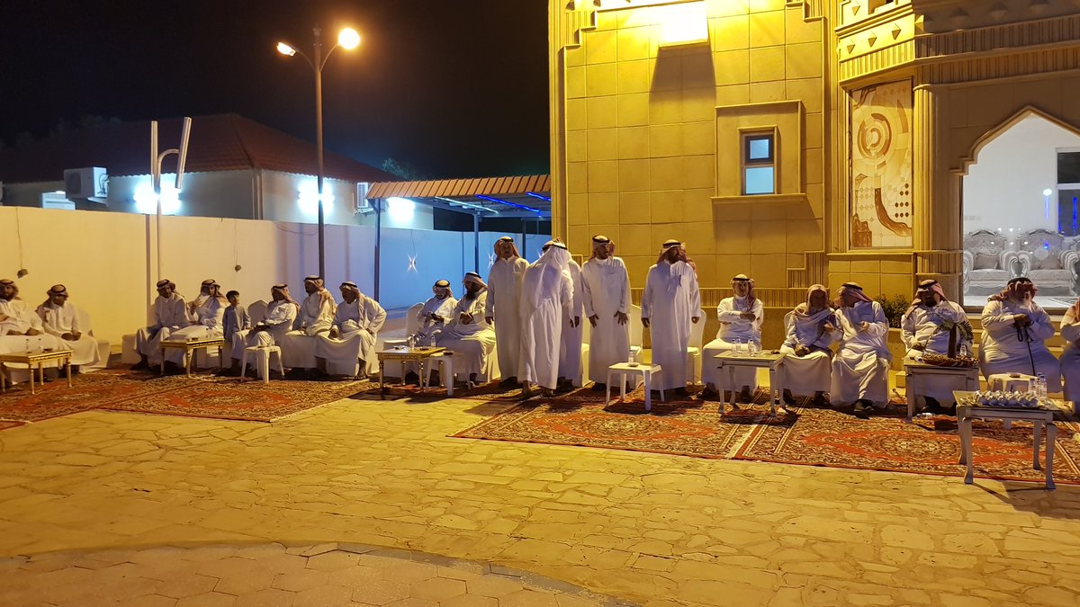 Thamer_Th's tweet photo. إجتماع ومعايدة أسرة #الثميري بالمجمعة في مزرعة العم خالد بن أحمد الثميري ..
الله يجمع شملنا وشملكم ويديم الأفراح

#عيد_الفطر https://t.co/WNZqTWZikm