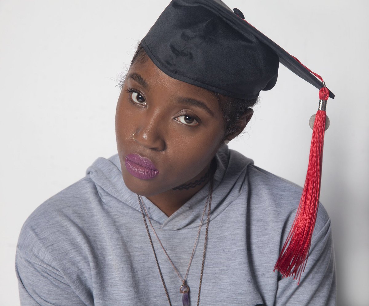 MoEwitDaFro's tweet photo. collegegraduate #2k18graduate #artist #photographer #changingforthebetter #beyourself https://t.co/36EDQKORJh