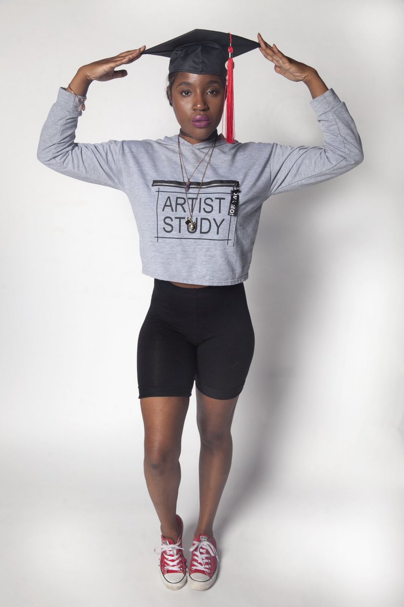 MoEwitDaFro's tweet photo. collegegraduate #2k18graduate #artist #photographer #changingforthebetter #beyourself https://t.co/36EDQKORJh