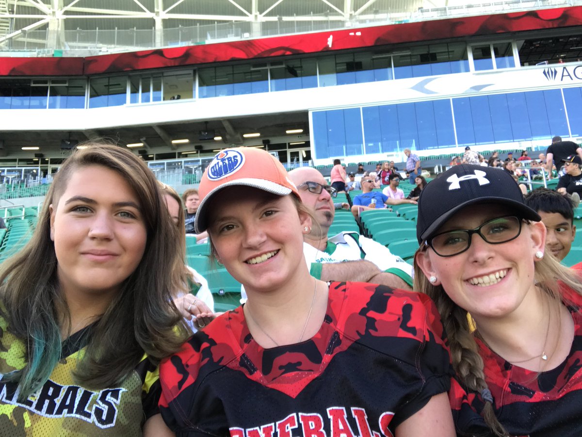 BorderlandGM's tweet photo. @ReginaRiot Generals Midget Girls are here cheering on the Riot and our own Generals Alumni #57 Telisa McGonigal!! #RiotHERE #DefendTheCup #Riot18 https://t.co/N9YQQL0w5g