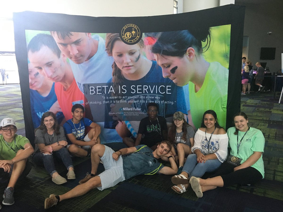 Elizabeth1809's tweet photo. NECP huskies are here! 🐺❤️ #BetaCon18 #betabunch https://t.co/Dlwta43QLu