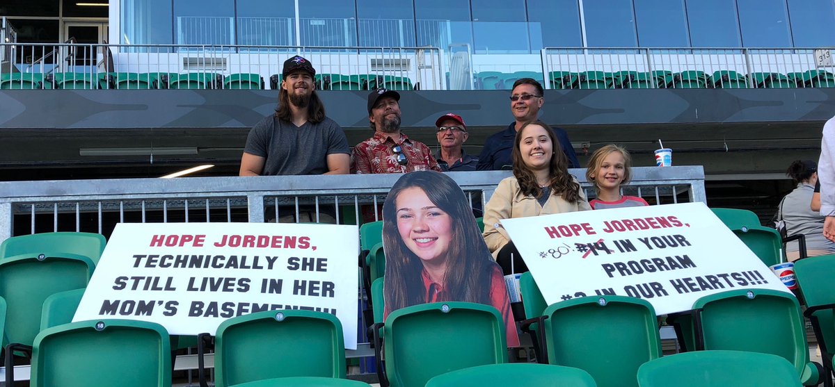 flatlandertom's tweet photo. The official #HopeJordens fan club! #RiotHERE #likeariot @ReginaRiot #80 in your program #3 in your heart! https://t.co/7M4uaE0nLq