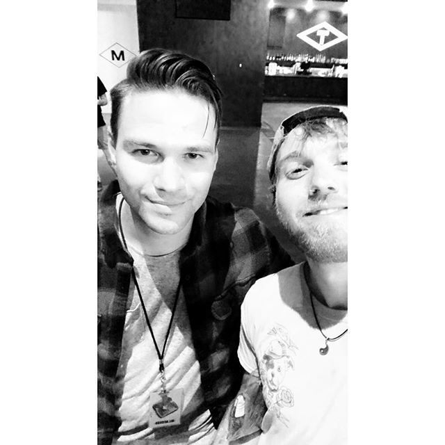 bleedingblueboy's tweet photo. me and tillian pearson from dance gavin dance 💃🏻 https://t.co/tFt5xLqGlg https://t.co/repe3uofbX