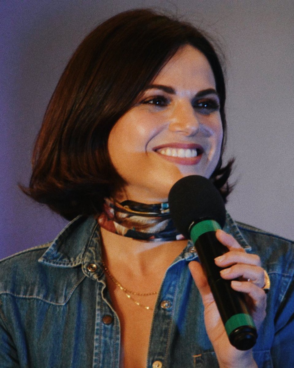 ritacastillow's tweet photo. My vote for #ChoiceSciFiTVActress is @LanaParrilla from once upon a time https://t.co/aWMTG0RzMJ