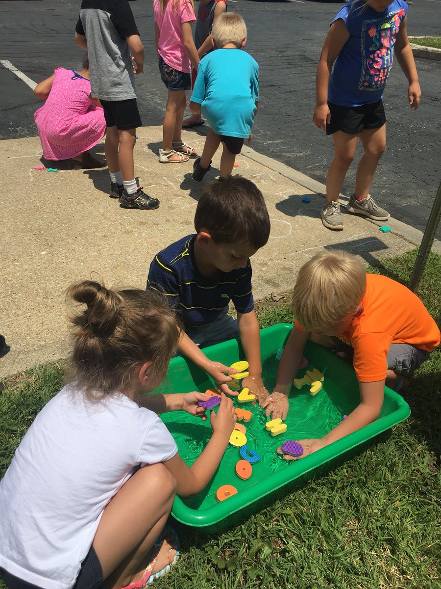 MrsTHimes's tweet photo. When the heat is nearly unbearable, you add water play to your learning! #alphabet #lettermatching #FunFriday #backyardbash @ClintonMoCards @HenryElementary https://t.co/0wvyx6Zj4v