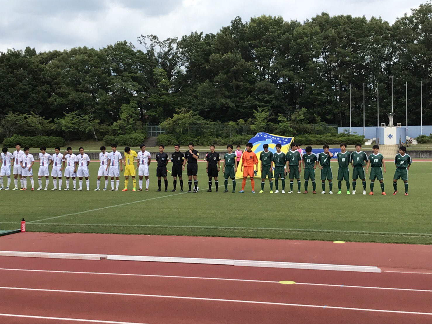 中京高校サッカーユニホーム mqdefault.jpg