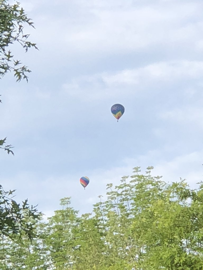 TheWackyReport's tweet image. From the comfort of the back porch quenchee hot air balloon festival the longest running in us #quechee
#vermont