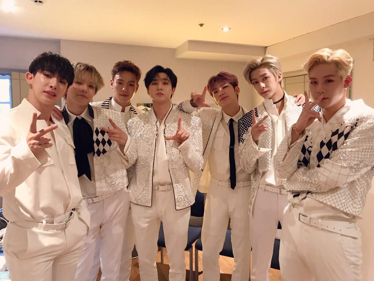 OfficialMONSTAX's tweet photo. [#MONSTA_X]
2018 #MONSTAX WORLD TOUR 
<#THE_CONNECT> IN #LONDON 🇬🇧

#몬스타엑스월드투어 #런던
#MX_2ND_WORLDTOUR https://t.co/k7w8JabacX