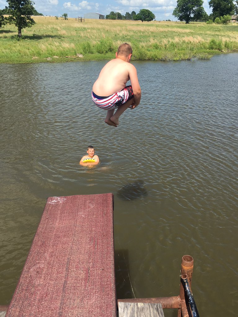 Reynae_21's tweet photo. Sundays are meant for pond swimming ❤️ https://t.co/fs9ReUmwJA