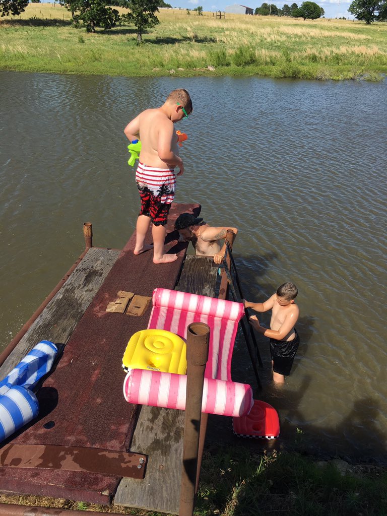 Reynae_21's tweet photo. Sundays are meant for pond swimming ❤️ https://t.co/fs9ReUmwJA