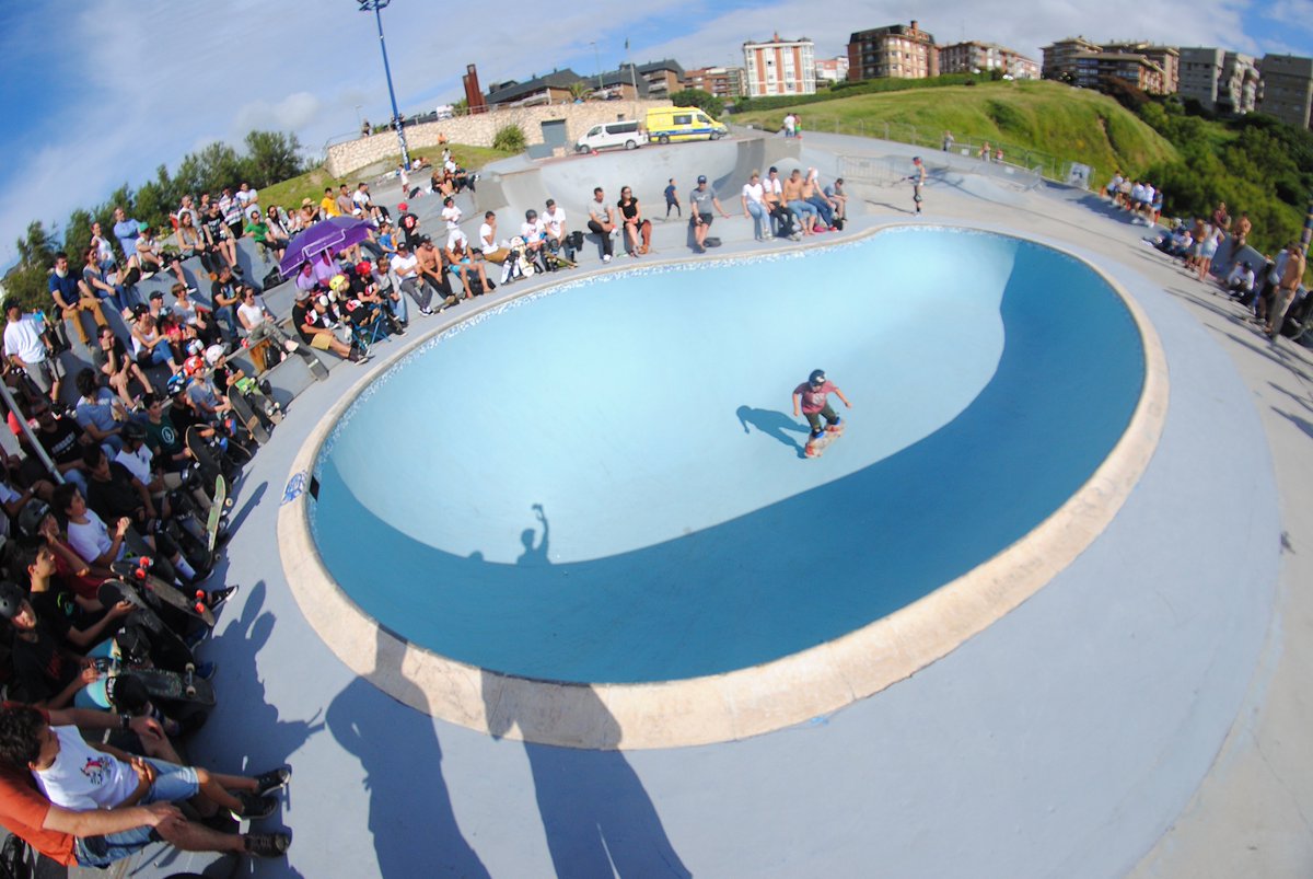 lakanterapro's tweet photo. Muchas felicidades a Marcel Cama, Idoia Casas, Alain Kortabitarte y Ekain Rodriguez. También a Ian Ponciano por llevarse el premio al Best Trick y a Enrique GILES que junto a Marcel Cama, han realizado el GRIND más largo del #BASQUEPOOLSERIES celebrado el sábado. Zorionak guztioi https://t.co/7B2m23CIOk