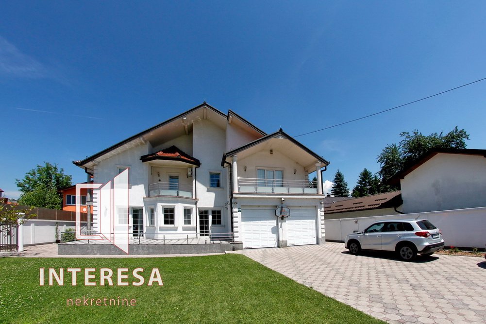 bosnia_expert's tweet photo. #فيلة #فلل #بيوت #تاجير #ايجار #سياحة #البوسنة #البوسنة_والهرسك #سواق #رحلات #جولات #الامارات #الكويت #عمان #قطر #البحرين https://t.co/IPl9SlZqsJ