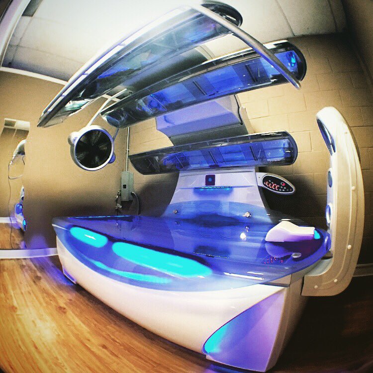 TropicalTan262's tweet image. This BEAUTY of a bed is 5️⃣0️⃣% off EVERY Sunday😱🤩 #HighPressure #NeverBurn #OnlyBronZe 🔆✨No limit in purchase!
