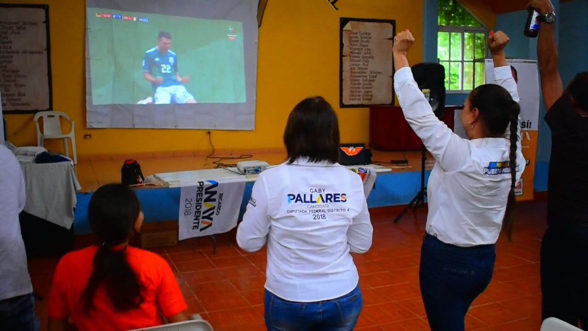 Quiero felicitar a <a href="/miseleccionmx/">Selección Nacional</a> por el gran triunfo que obtuvieron esta mañana contra su similar de Alemania. Nos demostraron que si trabajamos en equipo y con esfuerzo, #UnidosPodemos conseguir nuestros objetivos este 1 de julio.
#SumemosConQuintanaRoo