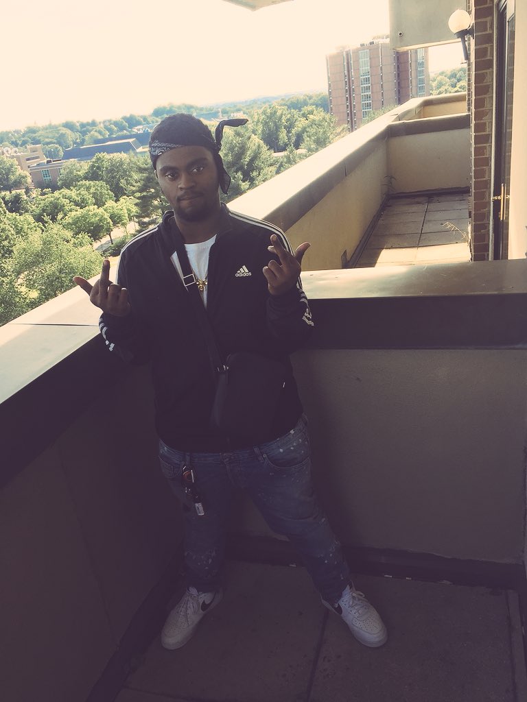 YKMG_LEEK's tweet photo. Neva Gave a fuck Yeah boy u no Wassup ✨😈 https://t.co/WEMG8g57nZ