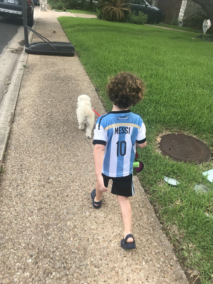 pszub's tweet photo. Walking with little #Messi and #Coco #WorldCupRussia2018 https://t.co/KGHv1yeX4J