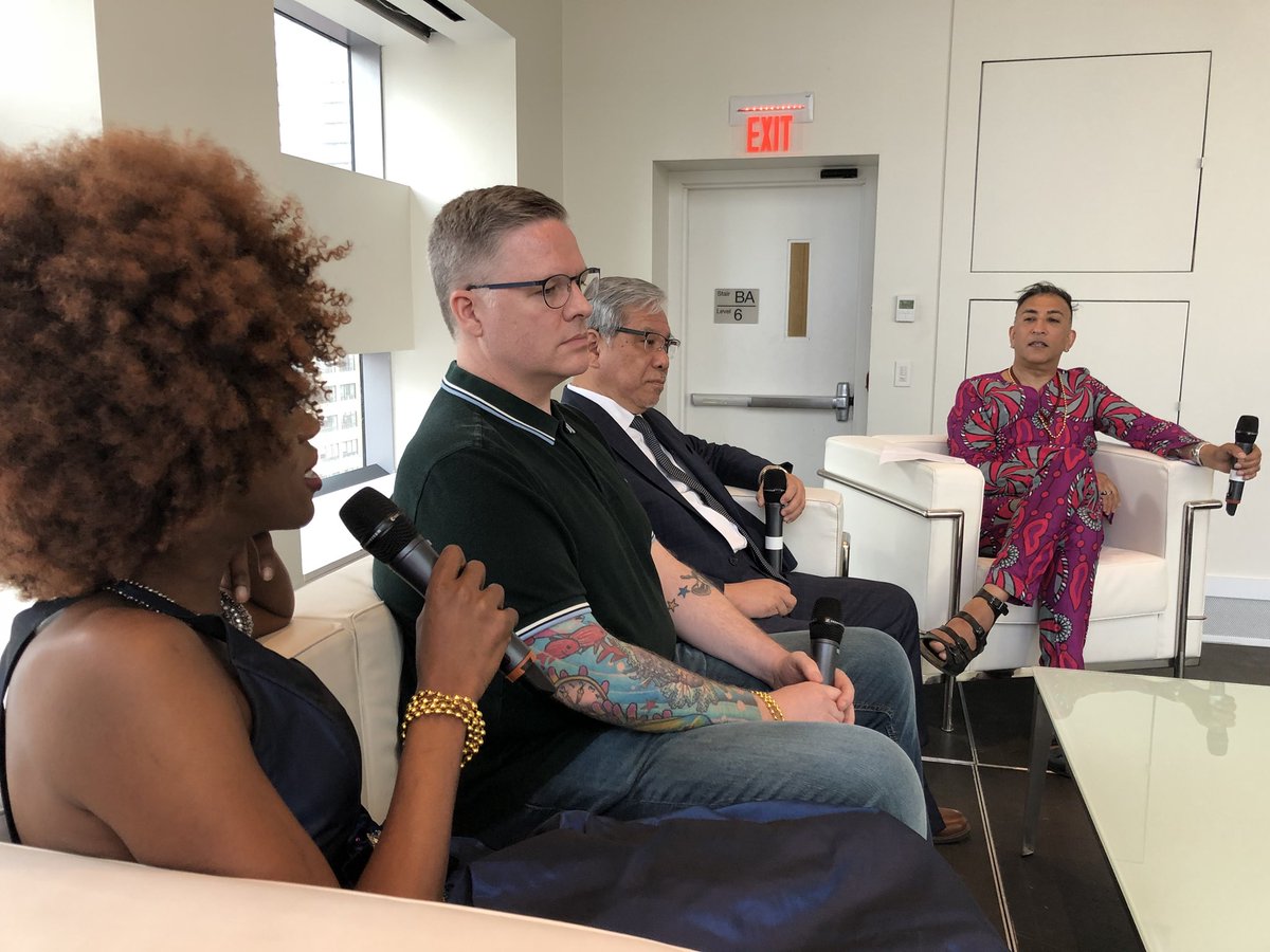jnbeuze's tweet photo. .@bikodesigns gathered friends to tell the story of transgender refugees: safe, still facing discriminations at times but grateful for so many opportunities ahead of them in #Canada.

We stand with #LGBTQ #refugees &amp; @TransWorkforce 🌈

#Toronto #PrideMonth https://t.co/BoxUrBwqpa