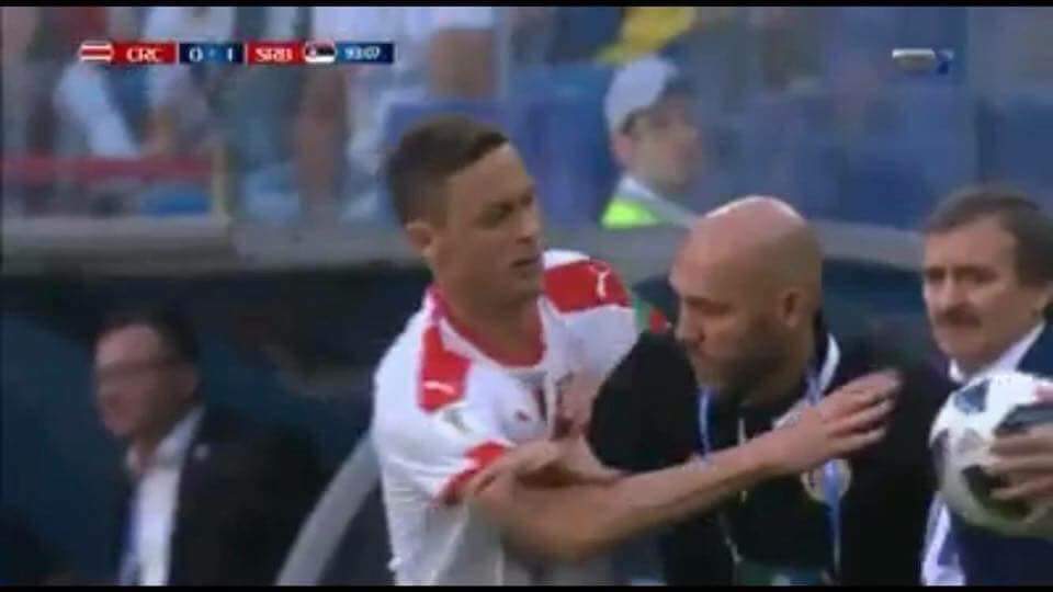 monkeyboxstudio's tweet image. La jugada más peligrosa que verás hoy de La Sele