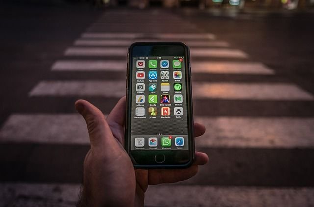 Do you know when to call your insurance company versus when to the call the police. This helpful blog post explains next steps following a car accident: buff.ly/2JBYHag