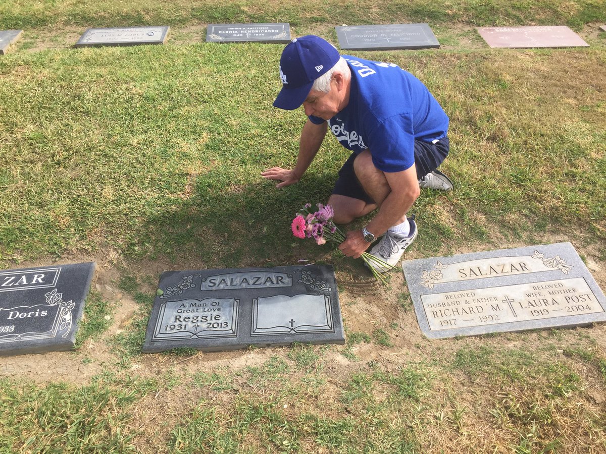 RaiderRod's tweet photo. Happy Fathers Day to my Dad here with Chris at #queenofheavencemetery in #rowlandheightsca #amanofgreatlove After, breakfast at #maxsmexicancusine in #monroviaca with Amanda, Addie, Char &amp; Chris! https://t.co/l48wuGqO3S